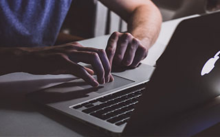 从“掉链子”到“拆链子”：阿森纳大胜维拉，捅破争冠最后一层心理窗户纸